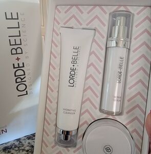 Hydrating Cleanser Set - White